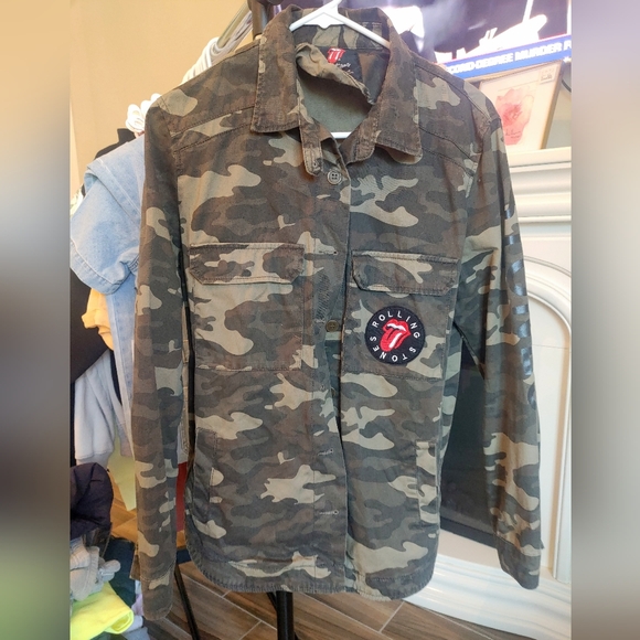 FOREVER21 Olive Jean Camouflage Rolling Stones Patch Utility Jacket - Picture 8 of 12